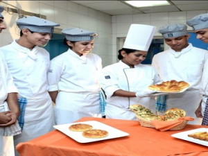 Why Choose Pastry Chef Courses at Apeejay Institute in Mumbai?